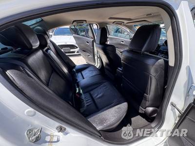 2013 Acura ILX w/Premium Pkg - zdjęcie 14 z 21 - miniatura