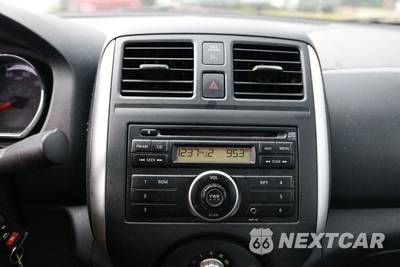 2014 Nissan Versa SV - zdjęcie 24 z 27 - miniatura