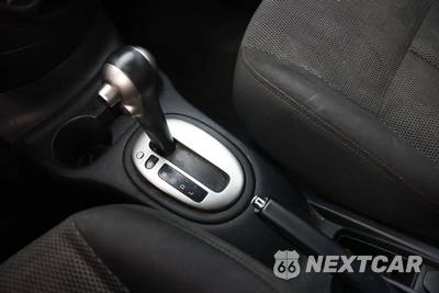 2014 Nissan Versa SV - zdjęcie 21 z 27 - miniatura