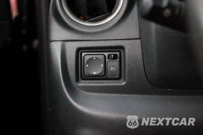 2014 Nissan Versa SV - zdjęcie 18 z 27 - miniatura