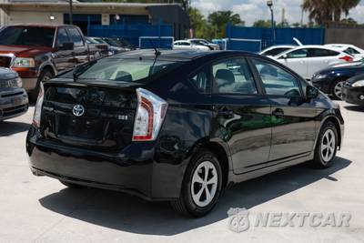 2012 Toyota Prius Two - zdjęcie 7 z 32 - miniatura