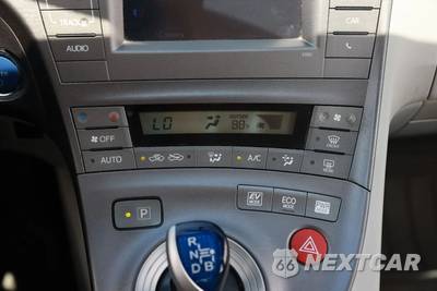 2012 Toyota Prius Two - zdjęcie 24 z 32 - miniatura