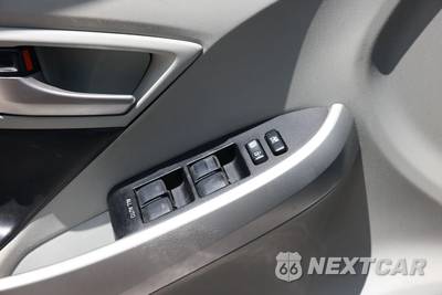 2012 Toyota Prius Two - zdjęcie 18 z 32 - miniatura
