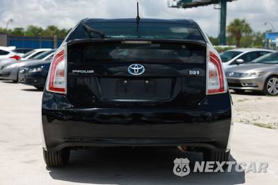 2012 Toyota Prius Two - zdjęcie 6 z 32 - miniatura