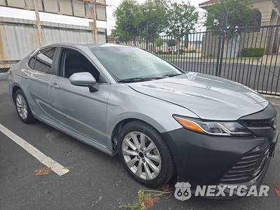 2018 Toyota Camry LE - zdjęcie 3 z 34 - miniatura