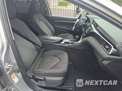 2018 Toyota Camry LE - zdjęcie 8 z 34 - miniatura