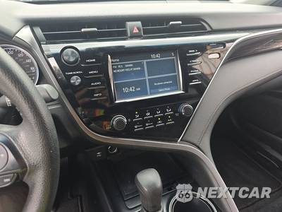2018 Toyota Camry LE - zdjęcie 11 z 34 - miniatura