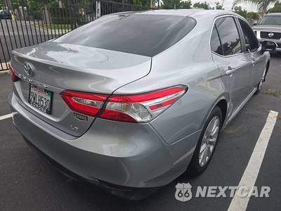 2018 Toyota Camry LE - zdjęcie 4 z 34 - miniatura