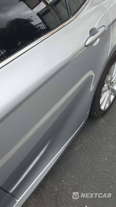2018 Toyota Camry LE - zdjęcie 32 z 34 - miniatura