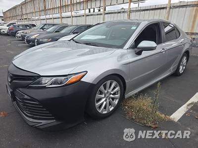 2018 Toyota Camry LE - zdjęcie 1 z 34 - miniatura