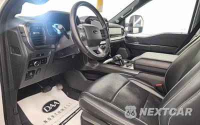 2025 Ford F-150 LARIAT Crew Cab Medium Bed - zdjęcie 5 z 31 - miniatura