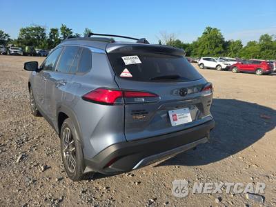 2026 Toyota Corolla Cross XLE - zdjęcie 6 z 20 - miniatura