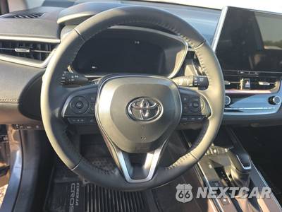 2026 Toyota Corolla Cross XLE - zdjęcie 10 z 20 - miniatura