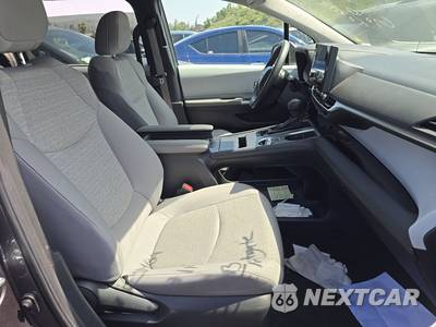 2025 Toyota Sienna LE 8-Passenger 120.5" WB - zdjęcie 8 z 32 - miniatura