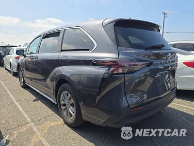 2025 Toyota Sienna LE 8-Passenger 120.5" WB - zdjęcie 6 z 32 - miniatura