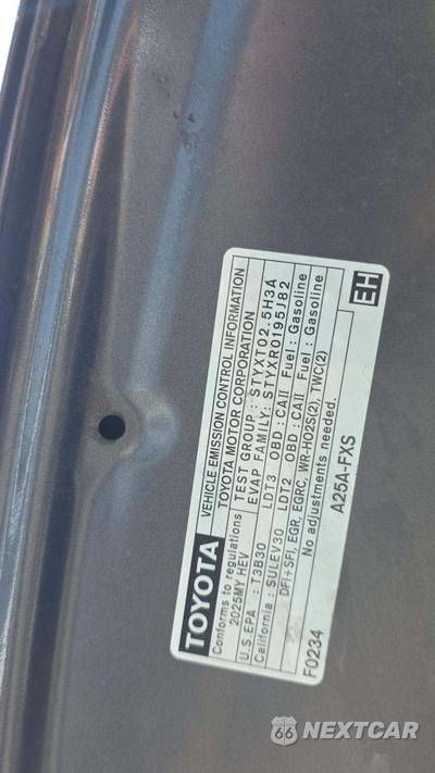 2025 Toyota Sienna LE 8-Passenger 120.5" WB - zdjęcie 21 z 32 - miniatura