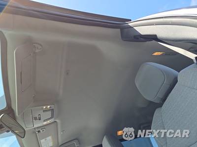 2025 Toyota Sienna LE 8-Passenger 120.5" WB - zdjęcie 20 z 32 - miniatura