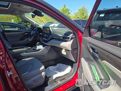 2026 Toyota Highlander Platinum - zdjęcie 14 z 28 - miniatura