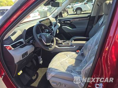 2026 Toyota Highlander Platinum - zdjęcie 13 z 28 - miniatura