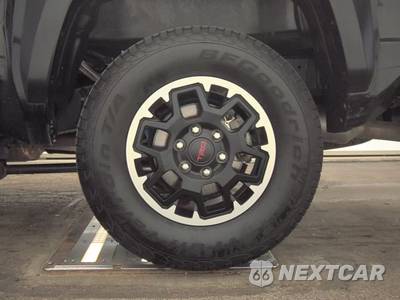 2025 Toyota Tacoma TRD Off-Road Crew Cab Medium Bed - zdjęcie 12 z 32 - miniatura