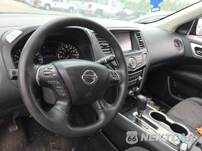 2017 Nissan Pathfinder S - zdjęcie 8 z 15 - miniatura