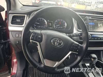 2017 Toyota Highlander LE Plus - zdjęcie 10 z 35 - miniatura