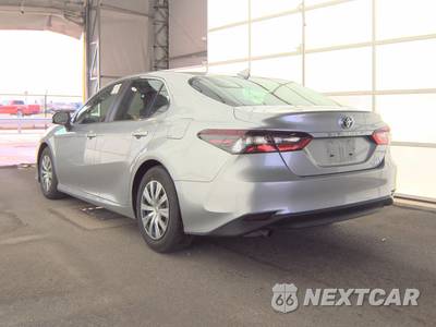 2022 Toyota Camry Hybrid LE - zdjęcie 6 z 27 - miniatura