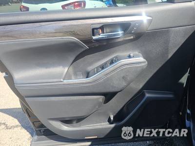 2021 Toyota Highlander Limited - zdjęcie 9 z 32 - miniatura