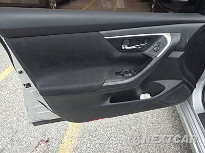 2015 Nissan Altima 2.5 SV - zdjęcie 9 z 37 - miniatura