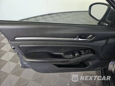 2023 Nissan Altima SV - zdjęcie 9 z 17 - miniatura