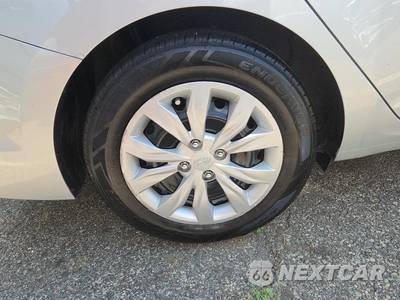 2019 Hyundai Accent SE - zdjęcie 10 z 24 - miniatura