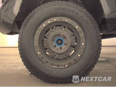 2023 Toyota Tundra Hybrid Limited Crew Cab Short Bed - zdjęcie 9 z 23 - miniatura