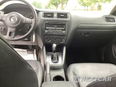 2014 Volkswagen Jetta SE Sedan - zdjęcie 14 z 28 - miniatura