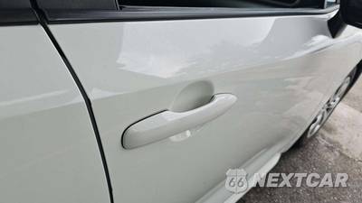 2023 Toyota Corolla LE Sedan - zdjęcie 8 z 9 - miniatura