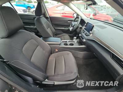 2025 Nissan Altima SV - zdjęcie 8 z 18 - miniatura