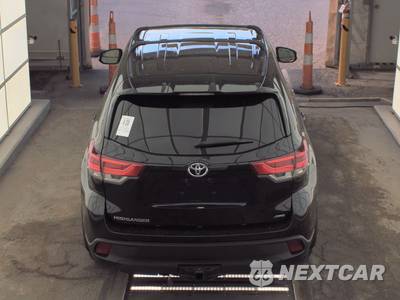 2019 Toyota Highlander LE - zdjęcie 6 z 31 - miniatura