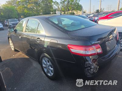 2011 Toyota Camry LE - zdjęcie 6 z 45 - miniatura