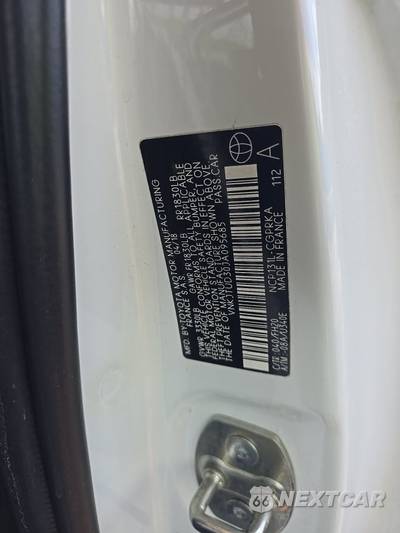 2018 Toyota Yaris L Hatchback - zdjęcie 14 z 27 - miniatura
