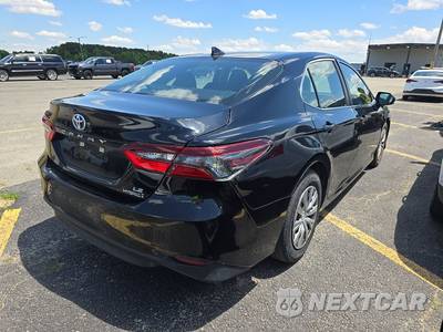 2022 Toyota Camry Hybrid LE - zdjęcie 4 z 26 - miniatura