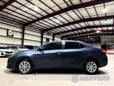 2017 Toyota Corolla LE Sedan - zdjęcie 8 z 31 - miniatura