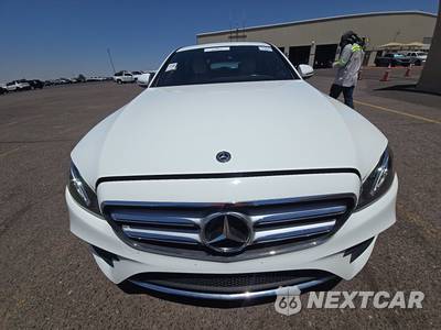 2019 Mercedes-Benz E 300 Sedan - zdjęcie 2 z 33 - miniatura