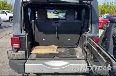 2014 Jeep Wrangler Sport - zdjęcie 14 z 38 - miniatura