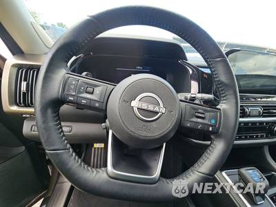 2024 Nissan Pathfinder Platinum - zdjęcie 10 z 32 - miniatura