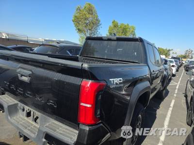 2024 Toyota Tacoma TRD Off-Road Crew Cab Medium Bed - zdjęcie 4 z 31 - miniatura