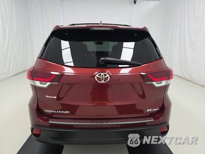 2019 Toyota Highlander SE - zdjęcie 5 z 19 - miniatura