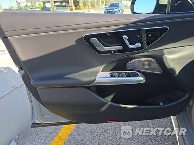 2025 Mercedes-Benz E 350 Sedan - zdjęcie 9 z 19 - miniatura