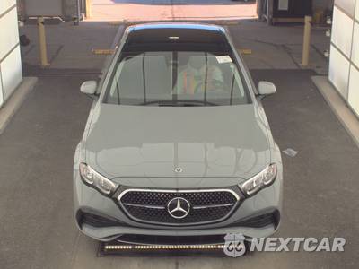 2025 Mercedes-Benz E 350 Sedan - zdjęcie 2 z 19 - miniatura
