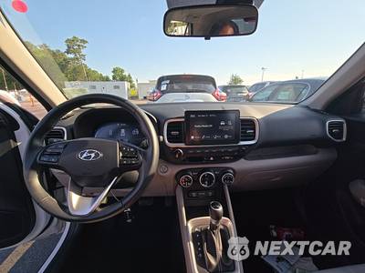 2025 Hyundai Venue SEL - zdjęcie 6 z 21 - miniatura