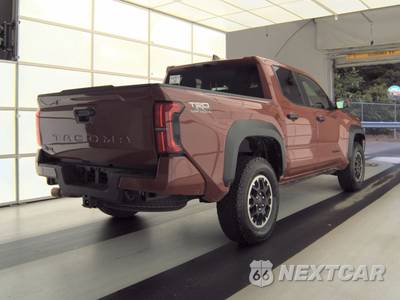 2025 Toyota Tacoma TRD Off-Road Crew Cab Medium Bed - zdjęcie 4 z 20 - miniatura