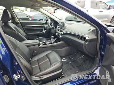 2024 Nissan Altima SR - zdjęcie 8 z 18 - miniatura